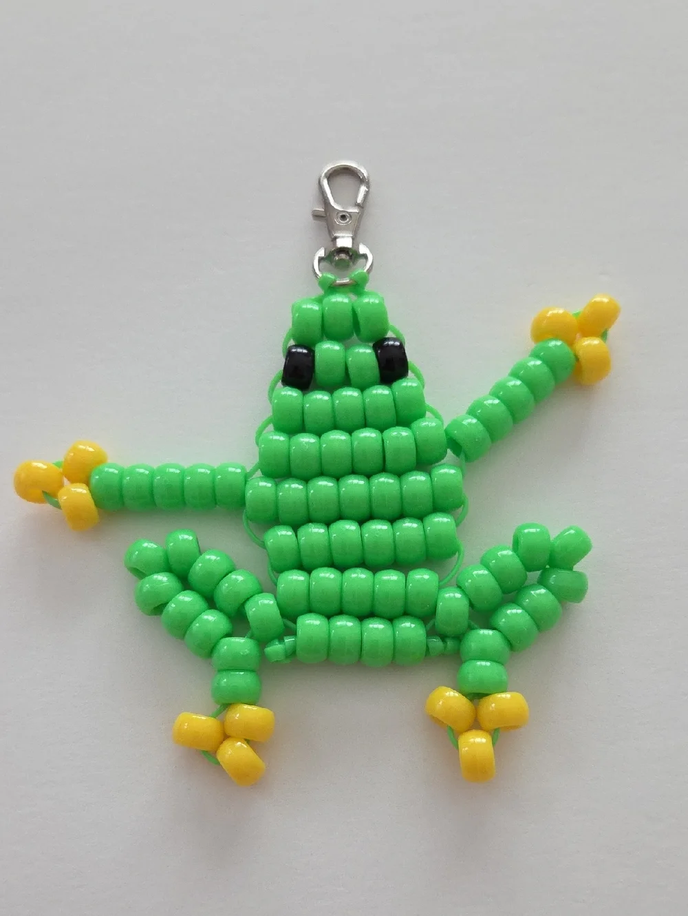 Green Pony Beaded Frog Reptile Keychain - Cute Pet-Themed Charm
